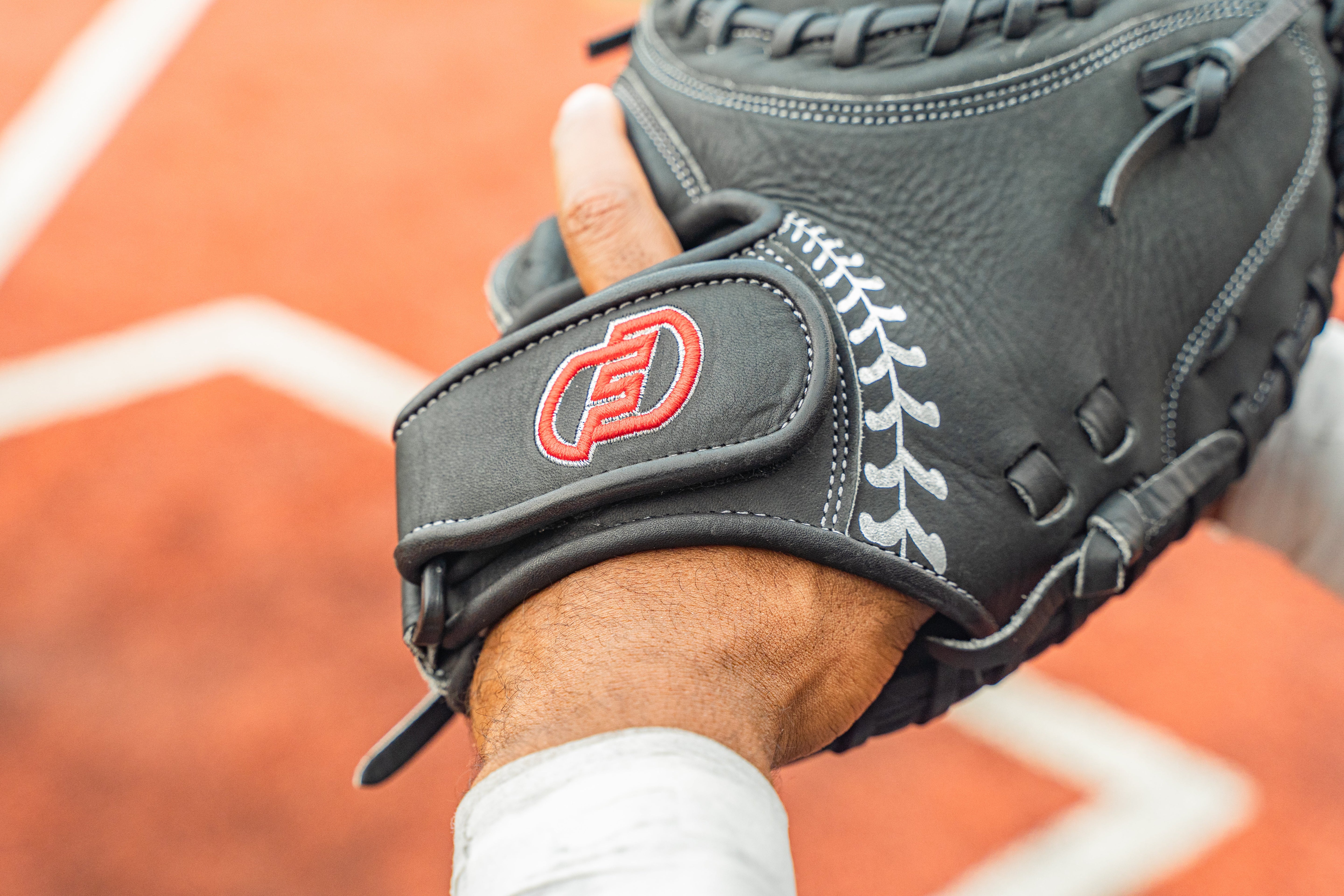 FORCE3 ELITE Series Catcher's Mitt - Black