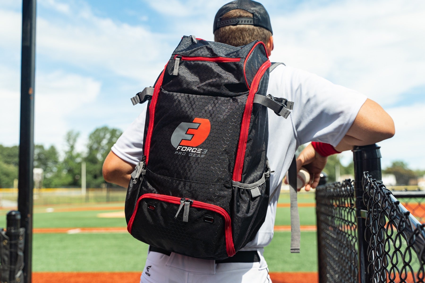 FORCE3 Bat Backpack