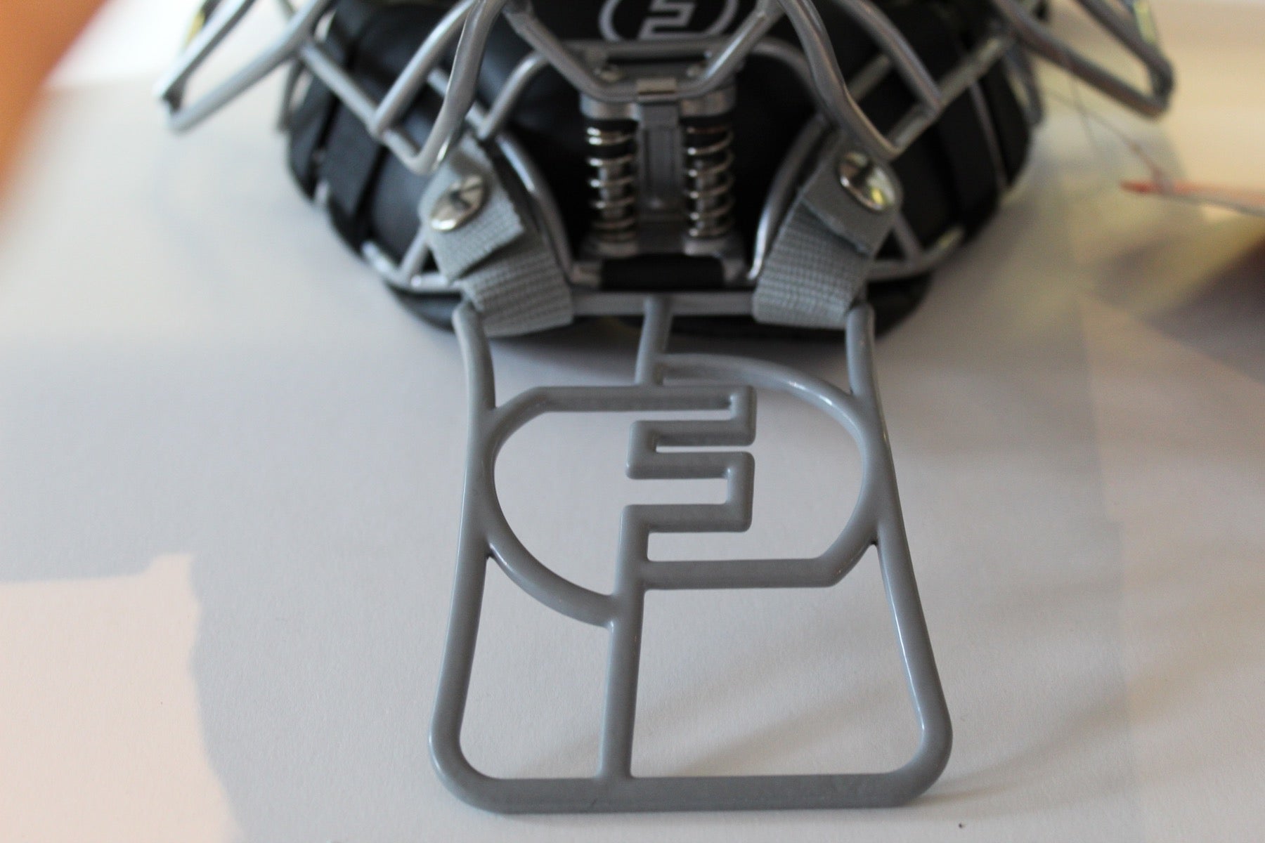 FORCE3 Defender Mask Throat Guard